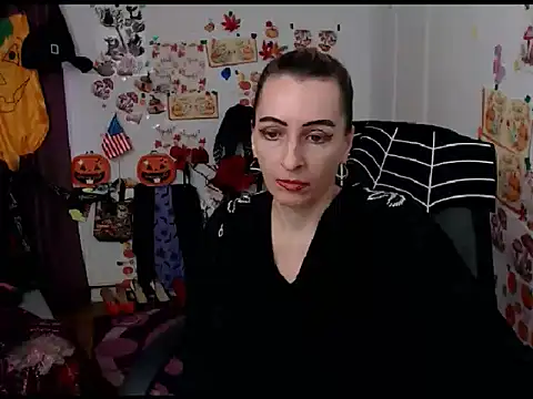 EvelynAngell online show from October 13, 9:20 am