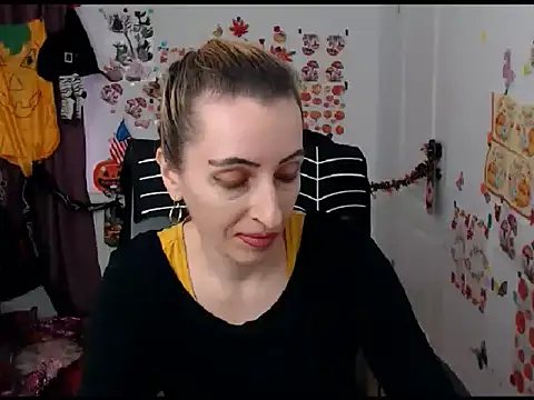EvelynAngell online show from October 14, 9:32 am