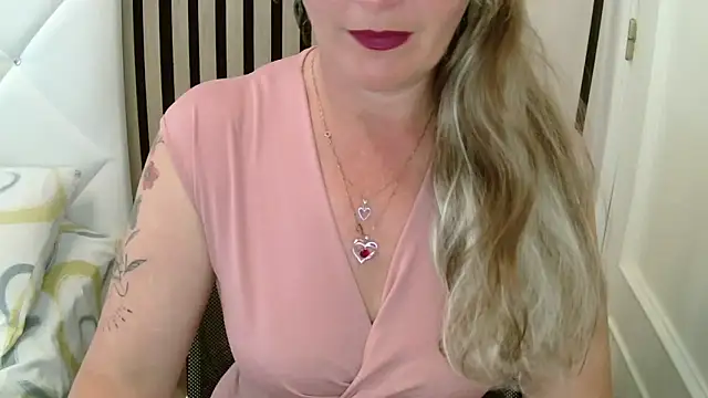 xxNoeliaxx online show from March 19, 8:51 am