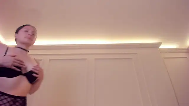 DominiqueVega online show from December 14, 5:07 am