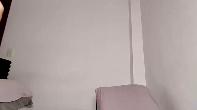 Snapshot of caarlywhitee chatting on January 16, 1:20 am caarlywhitee online show from January 16, 1:20 am