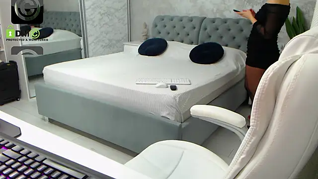 Ellysse  online show from December 23, 9:16 am