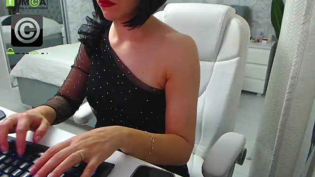 Ellysse  online show from October 7, 8:44 am