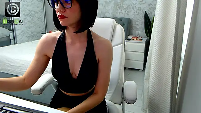 Ellysse  online show from July 1, 8:27 am