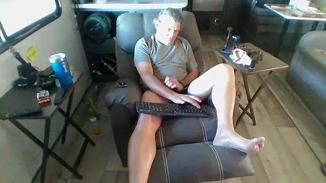 lateniter online show from April 6, 10:22 pm