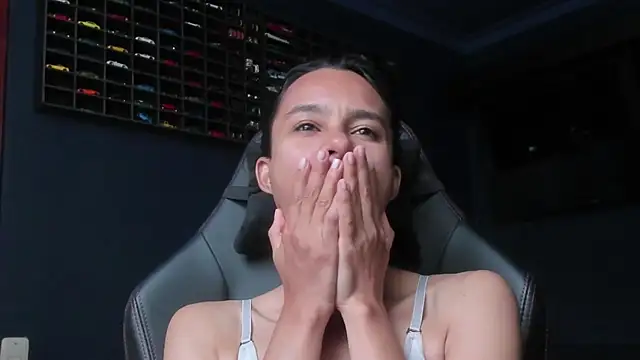 SamanthaWatson online show from March 17, 5:27 pm