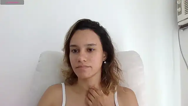 Snapshot of SamanthaWatson chatting on July 8, 1:59 pm SamanthaWatson online show from July 8, 1:59 pm