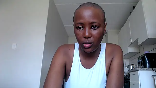 Snapshot of officialkhakes_za chatting on December 10, 8:08 am officialkhakes za online show from December 10, 8:08 am