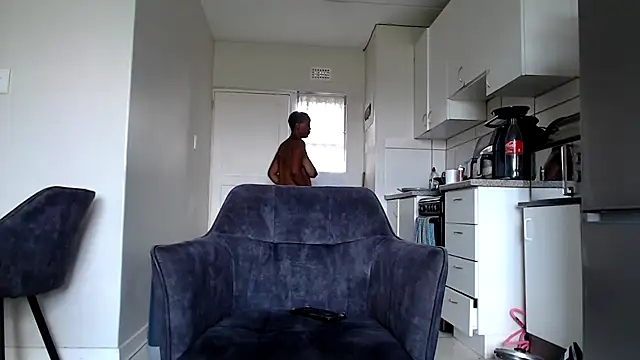 Snapshot of officialkhakes_za chatting on January 5, 2:19 pm officialkhakes za online show from January 5, 2:19 pm