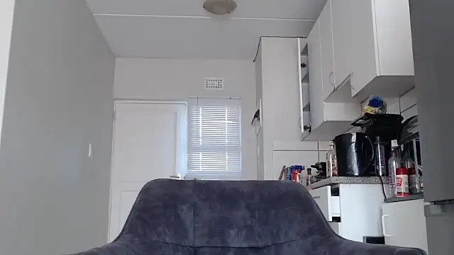 Snapshot of officialkhakes_za chatting on November 21, 6:12 am officialkhakes za online show from November 21, 6:12 am