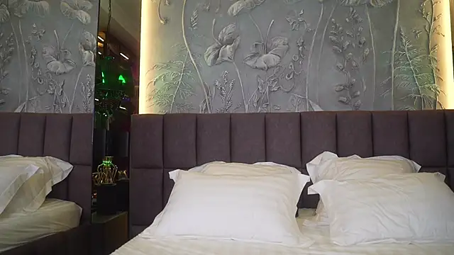 eva fashionista online show from January 13, 3:56 am