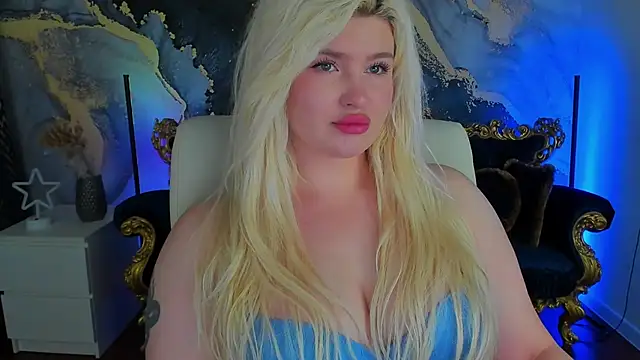 CocoSecretss online show from December 3, 8:05 am