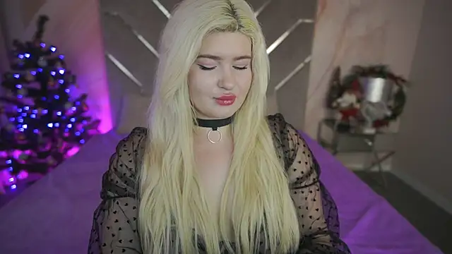 CocoSecretss online show from January 3, 8:10 am