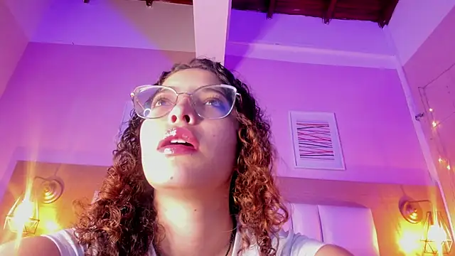 Dollar-girl online show from January 8, 7:45 pm