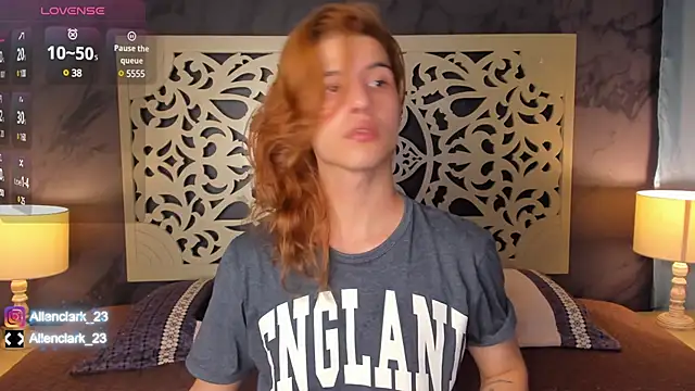 Snapshot of Allen_clark chatting on December 24, 3:49 am Allen clark online show from December 24, 3:49 am