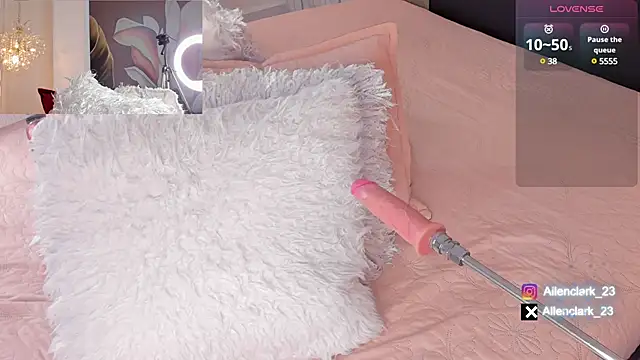 Snapshot of Allen_clark chatting on February 9, 4:25 am Allen clark online show from February 9, 4:25 am