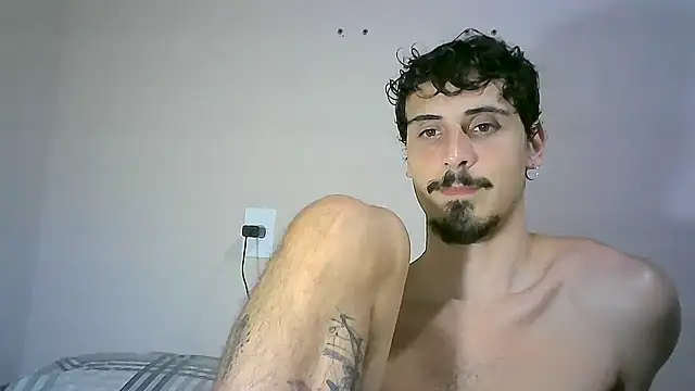 Snapshot of milkoffe chatting on December 6, 4:58 am milkoffe online show from December 6, 4:58 am