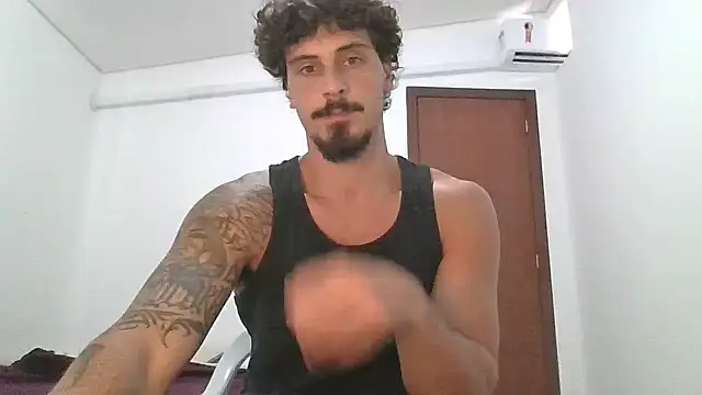 Snapshot of milkoffe chatting on February 4, 1:28 pm milkoffe online show from February 4, 1:28 pm