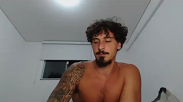 Snapshot of milkoffe chatting on February 20, 2:52 am milkoffe online show from February 20, 2:52 am