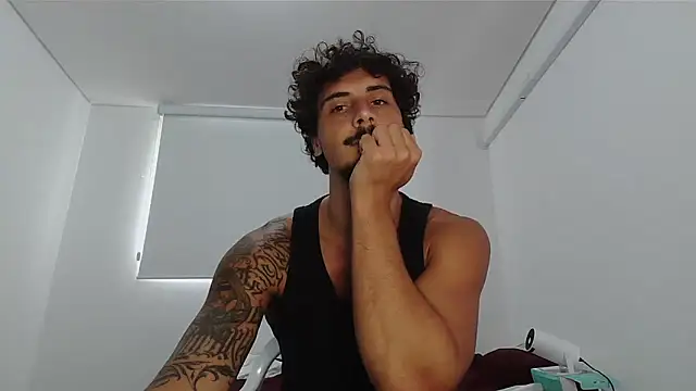 Snapshot of milkoffe chatting on February 27, 3:12 pm milkoffe online show from February 27, 3:12 pm