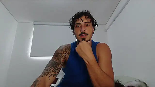 Snapshot of milkoffe chatting on March 1, 6:10 pm milkoffe online show from March 1, 6:10 pm