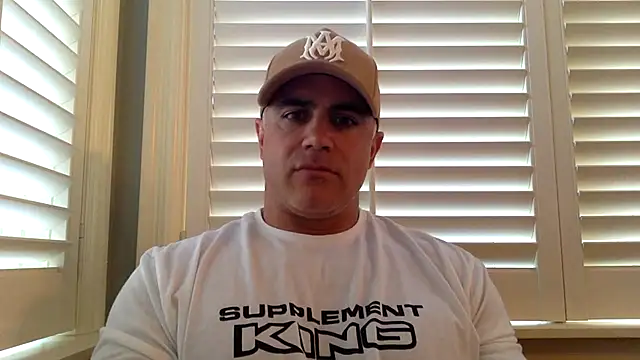 Snapshot of Bad_daddy21 chatting on November 4, 6:18 pm Bad daddy21 online show from November 4, 6:18 pm