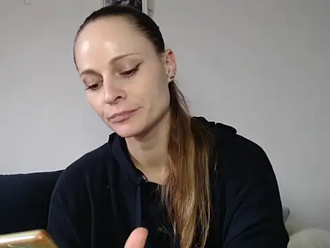 Snapshot of naikah714 chatting on December 10, 12:49 pm naikah714 online show from December 10, 12:49 pm