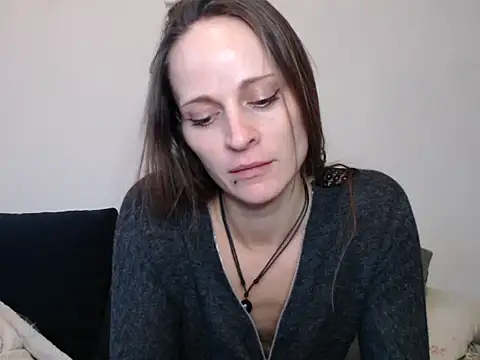 Snapshot of naikah714 chatting on December 15, 4:04 pm naikah714 online show from December 15, 4:04 pm