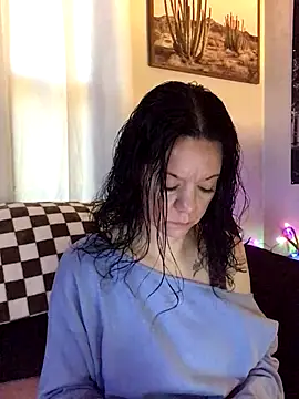 Snapshot of SidneyRaee chatting on November 12, 5:13 pm SidneyRaee online show from November 12, 5:13 pm