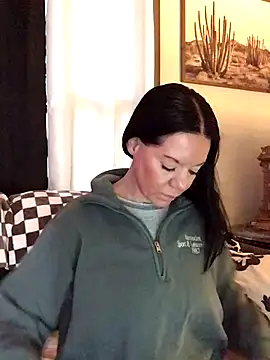 Snapshot of SidneyRaee chatting on December 18, 6:03 pm SidneyRaee online show from December 18, 6:03 pm