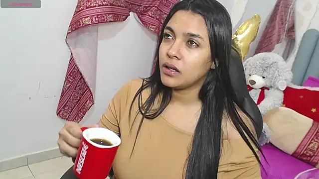 lakshmiraniii online show from December 18, 11:38 am