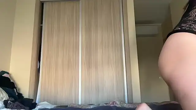 naughtyhollyxxxx online show from November 28, 9:12 am