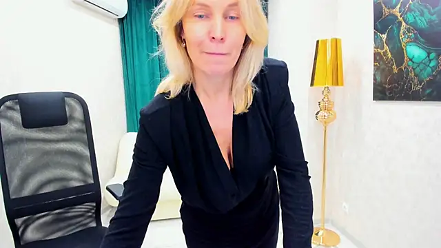 Sinty Devis online show from February 7, 2:26 pm