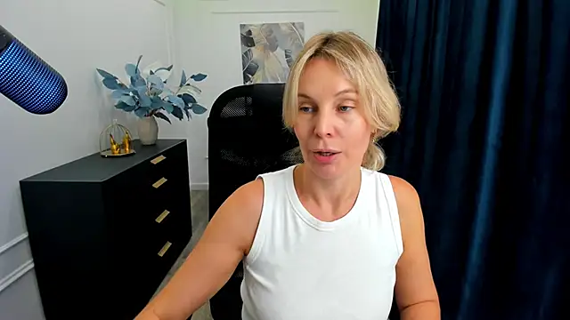 Sinty Devis online show from September 21, 11:45 am