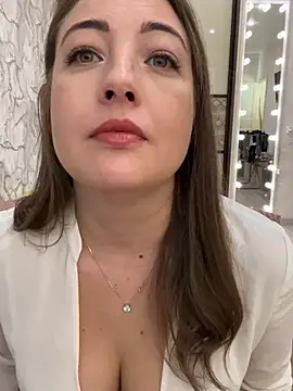 AnnaBri online show from February 24, 4:49 am