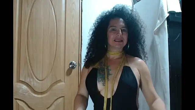 Snapshot of abbycrespa chatting on February 17, 8:04 pm abbycrespa online show from February 17, 8:04 pm