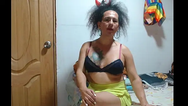 Snapshot of abbycrespa chatting on March 18, 6:48 pm abbycrespa online show from March 18, 6:48 pm