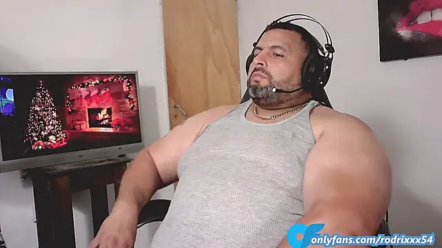 Snapshot of rodrix54 chatting on December 13, 1:26 am rodrix54 online show from December 13, 1:26 am