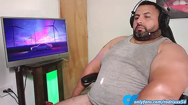 Snapshot of rodrix54 chatting on January 5, 10:29 pm rodrix54 online show from January 5, 10:29 pm