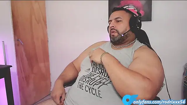 Snapshot of rodrix54 chatting on March 11, 8:53 pm rodrix54 online show from March 11, 8:53 pm