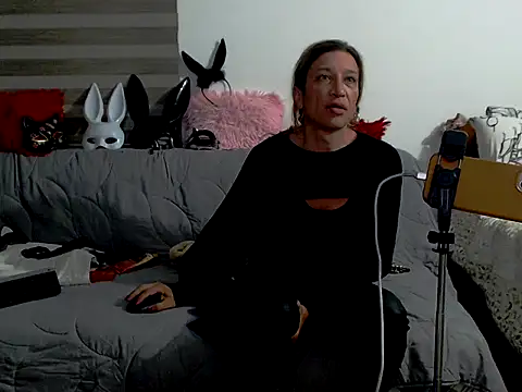 Snapshot of Gikitrans76 chatting on April 22, 3:42 am Gikitrans76 online show from April 22, 3:42 am