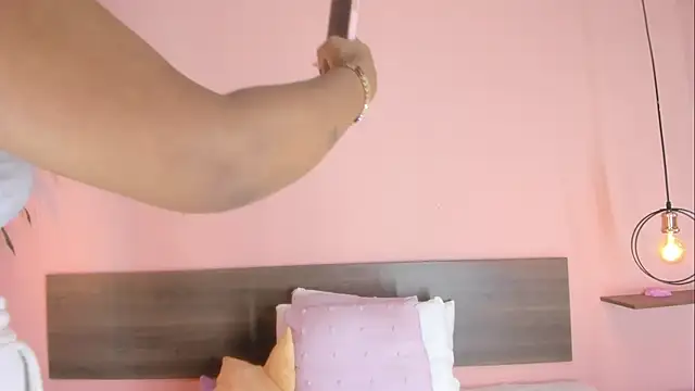 samanta joness online show from April 1, 7:42 am