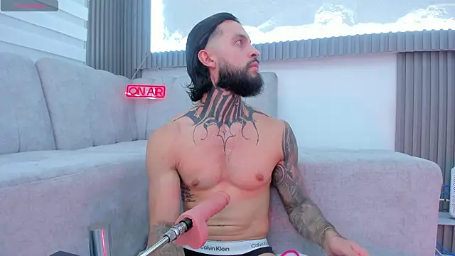 Snapshot of Apolo_Bianco_ chatting on October 28, 1:09 am Apolo Bianco online show from October 28, 1:09 am