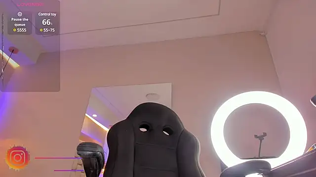 VioletaAbel online show from March 4, 9:40 am