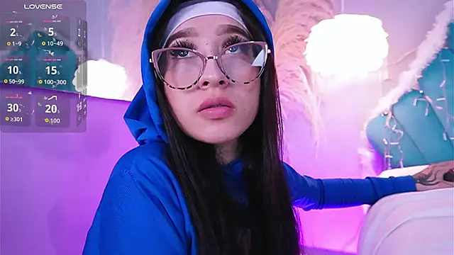 Snapshot of EriKlein chatting on December 3, 8:40 pm EriKlein online show from December 3, 8:40 pm