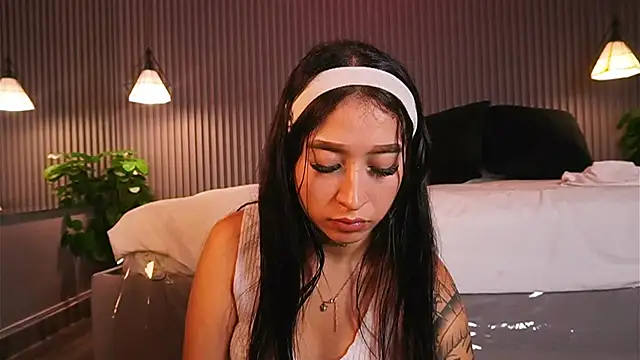 EriKlein online show from April 8, 7:25 pm