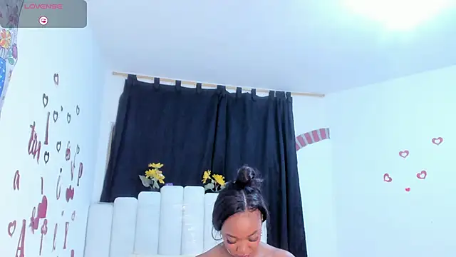 RoxannaBlanche online show from April 13, 12:10 pm