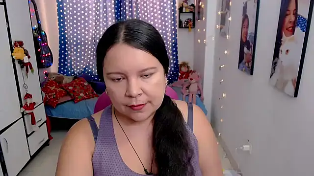 claryssa  online show from January 8, 8:22 pm