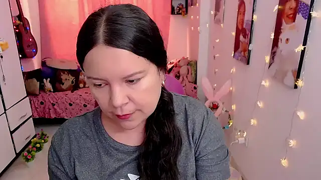 claryssa  online show from April 12, 7:19 pm