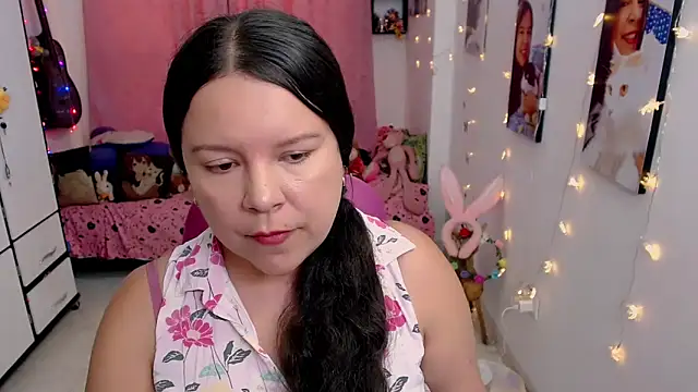 claryssa  online show from April 15, 7:58 pm